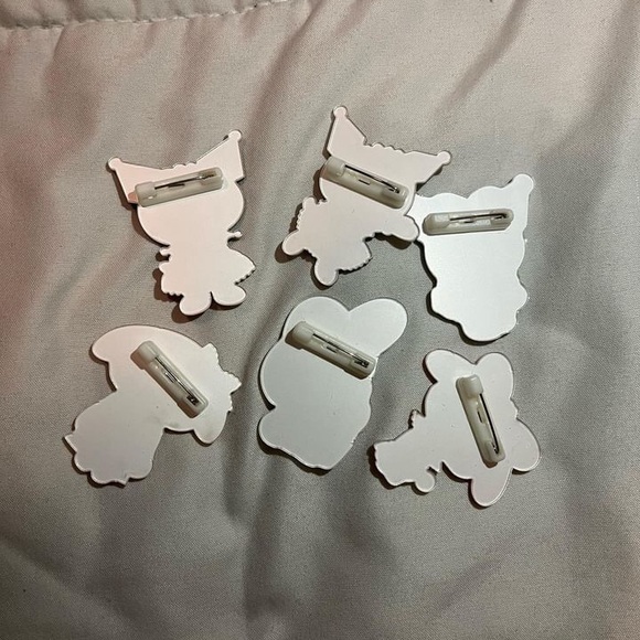 Sanrio Pins 🧷 - Picture 5 of 5
